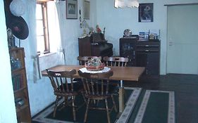 Mooniemia Farmhouse Bed And Breakfast